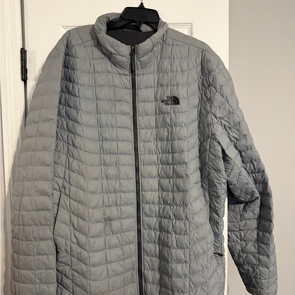 The North Face Men's Light Gray Puffer Jacket